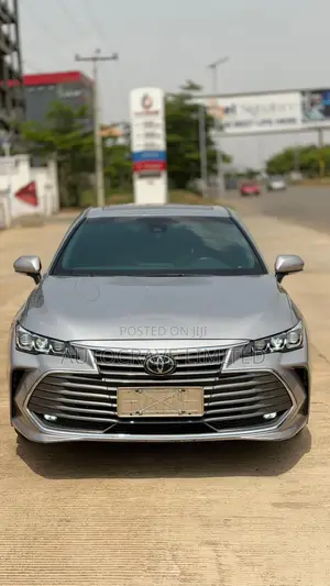 Toyota Avalon XLE 2021 Silver