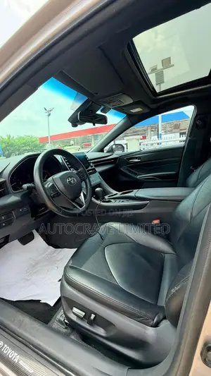 Toyota Avalon XLE 2021 Silver