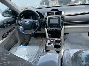 Toyota Camry XLE 4dr Sedan (2.5L 4cyl 6A) 2012 Black