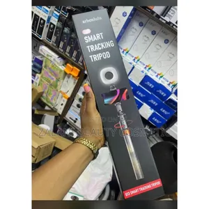 The Arbenlulu Q13 Smart Tracking Tripod,