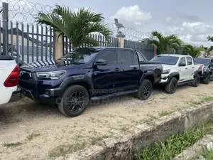 Toyota Hilux 2021 Blue