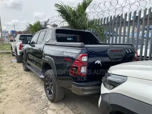 Toyota Hilux 2021 Blue