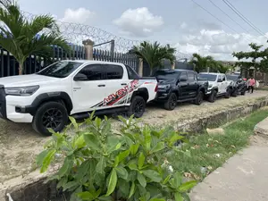 Toyota Hilux 2021 White