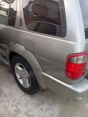 Infiniti QX4 2003 Gold