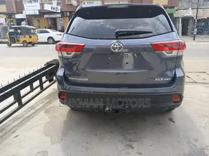 Toyota Highlander Limited 2019 Blue