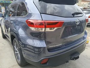 Toyota Highlander Limited 2019 Blue