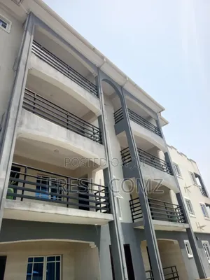 3bdrm Apartment in Moba Tarred Road, Ilaje / Lekki for rent