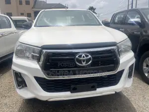 Toyota Hilux 2020 White