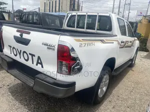 Toyota Hilux 2020 White