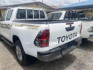 Toyota Hilux 2020 White