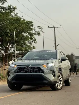 Toyota RAV4 XLE 2021