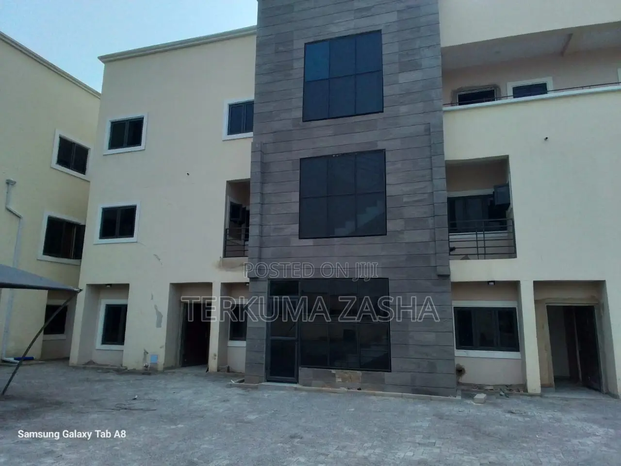 4bdrm Townhouse / Terrace in Mabushi for rent