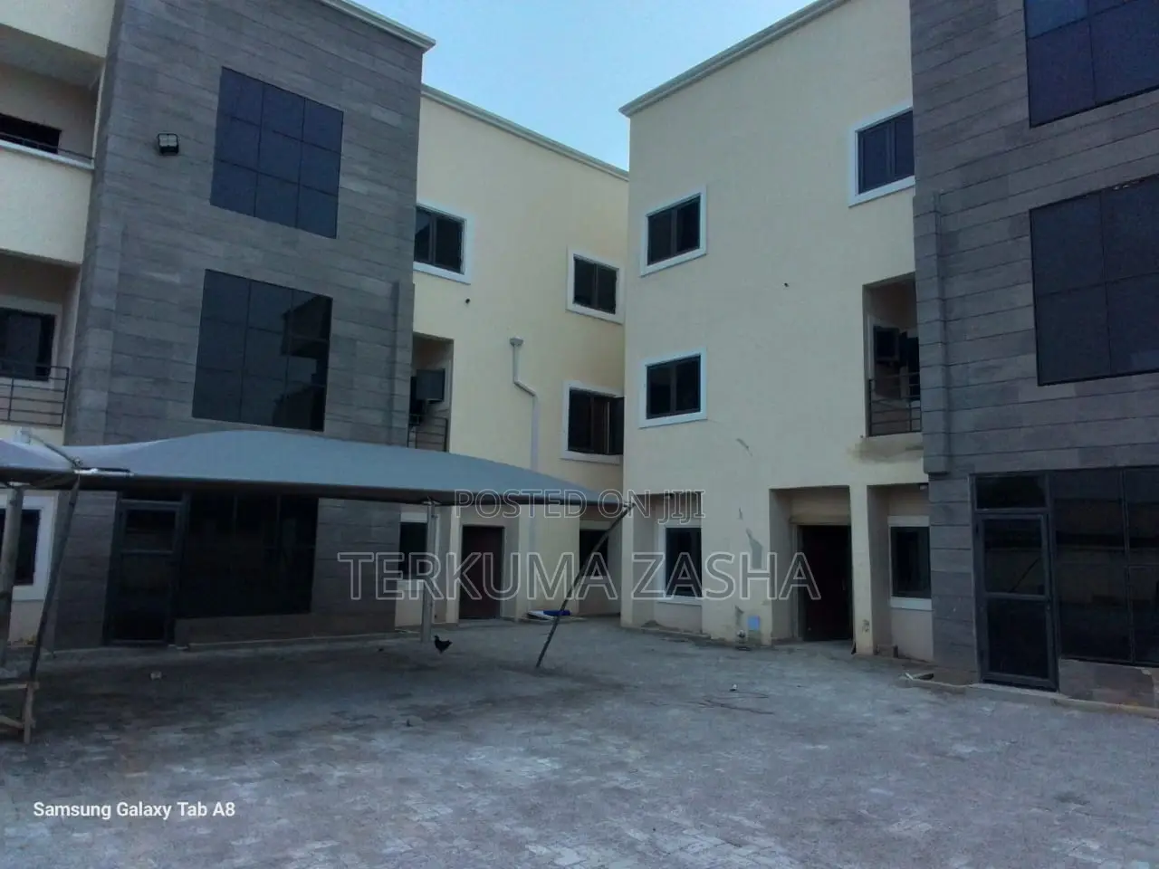 4bdrm Townhouse / Terrace in Mabushi for rent