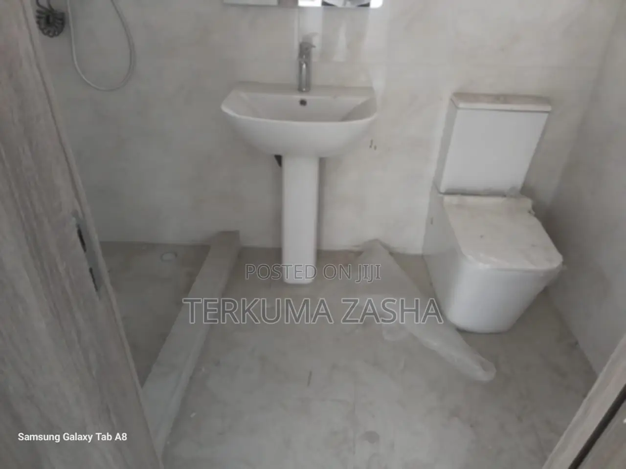 4bdrm Townhouse / Terrace in Mabushi for rent