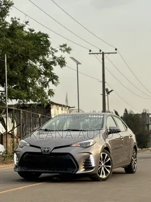Toyota Corolla SE 4dr Sedan (1.8L 4cyl Manual) 2017 Gray