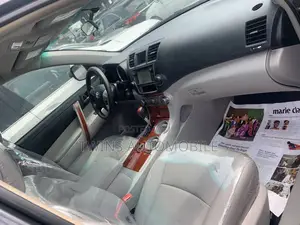 Toyota Highlander Limited 3.5l 4WD 2013 Gray