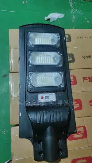 300watts Solar Street Light All in One With 1 Years Warranty and Very