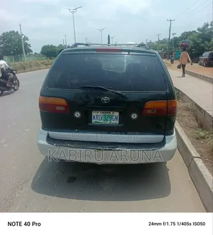 Toyota Sienna 1998 Green