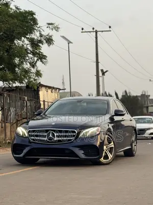 Mercedes-Benz E300 2017 Blue