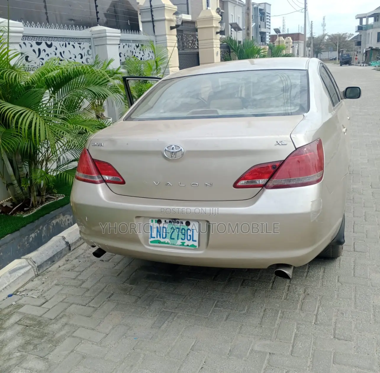 Toyota Avalon 2005