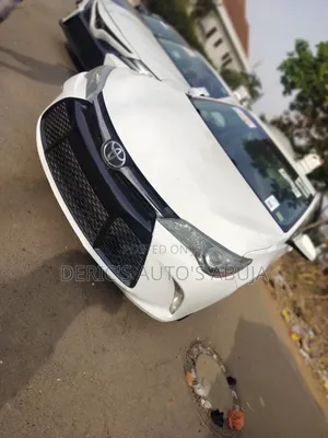 Toyota Camry SE 4dr Sedan (2.5L 4cyl 6A) 2017 White