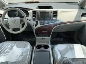 Toyota Sienna XLE 8 Passenger 2012 Gray