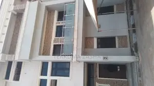 4bdrm Townhouse / Terrace in Wuye for rent
