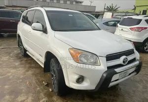 Toyota RAV4 2010 White