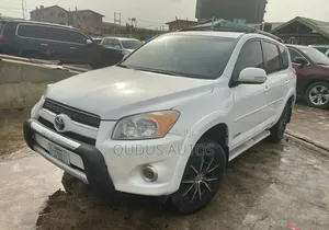 Toyota RAV4 2010 White
