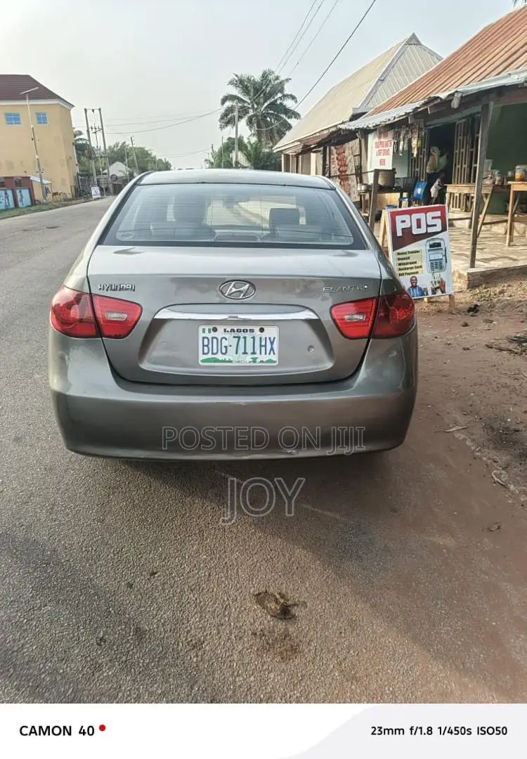 Hyundai Elantra 2010 Gray