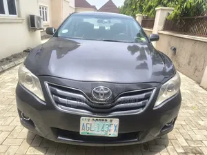 Toyota Camry LE 4dr Sedan (2.5L 4cyl 6AM) 2010 Gray