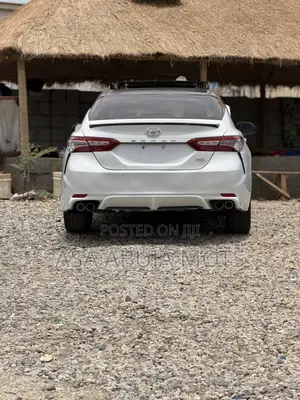 Toyota Camry XSE FWD (2.5L 4cyl 8AM) 2018 White