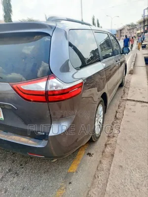 Toyota Sienna 2016 Gray