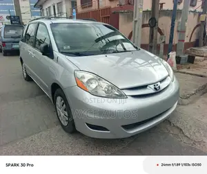 Toyota Sienna 2007 Gray