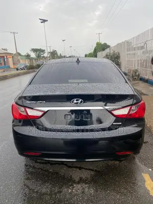 Hyundai Sonata Limited 2.0T Sedan (2.0L 4cyl 6A) 2012 Black