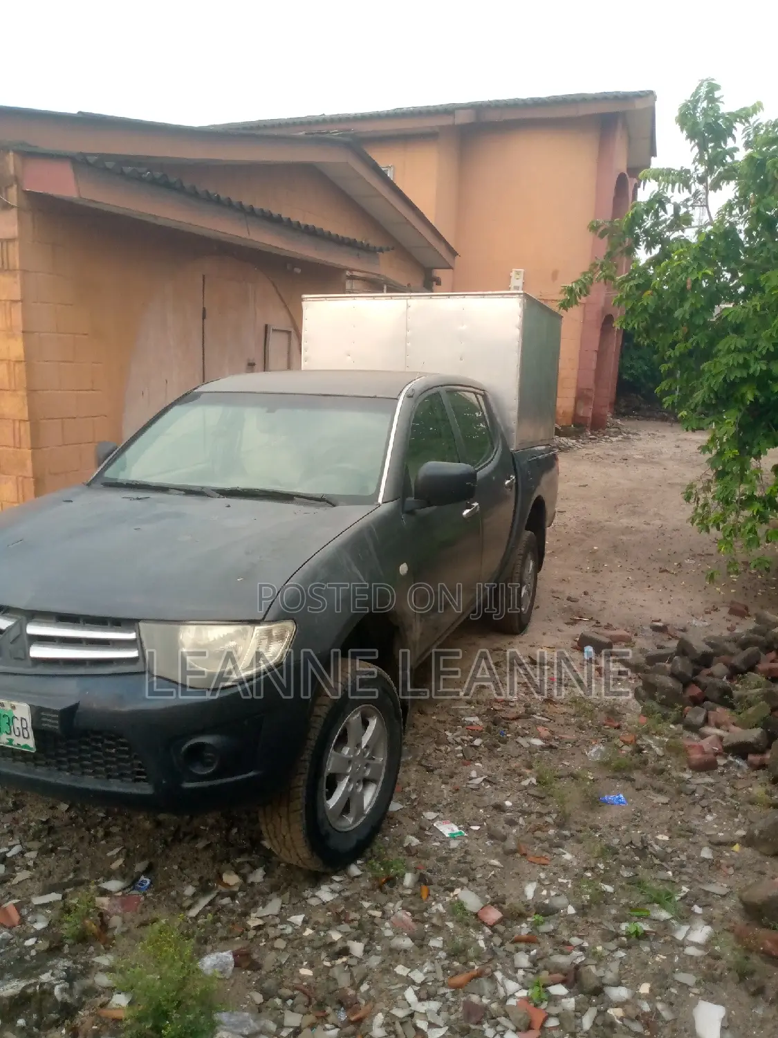 Mitsubishi L200 2000 Green