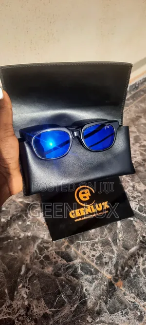 2-in-1 Smart Glass - Photochromic + Blue Light Blocking Glasses