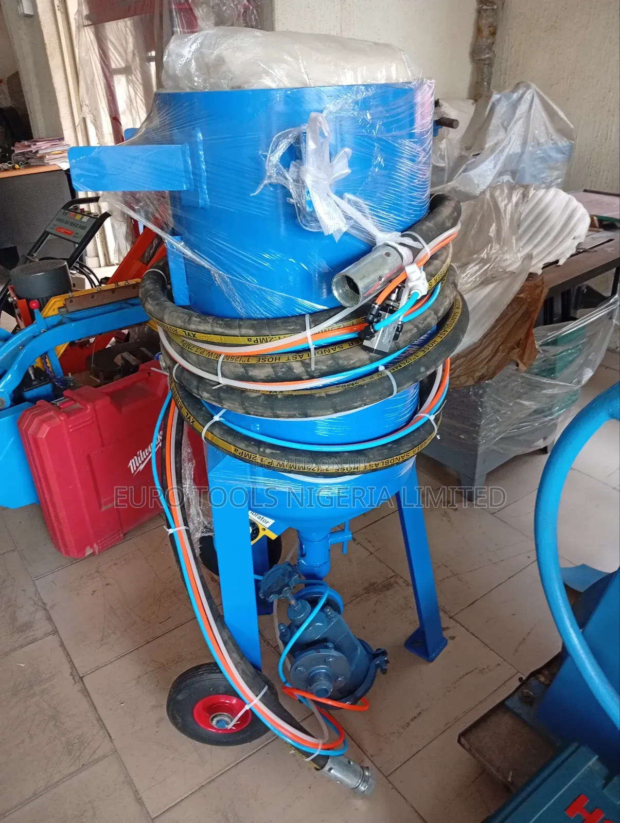 Sand Blasting Machine