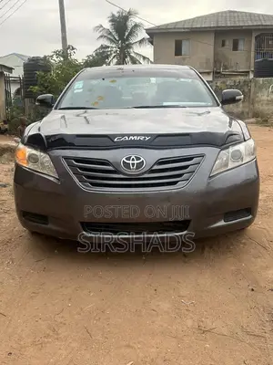 Toyota Camry LE 4dr Sedan (2.4L 4cyl 5A) 2009 Gray