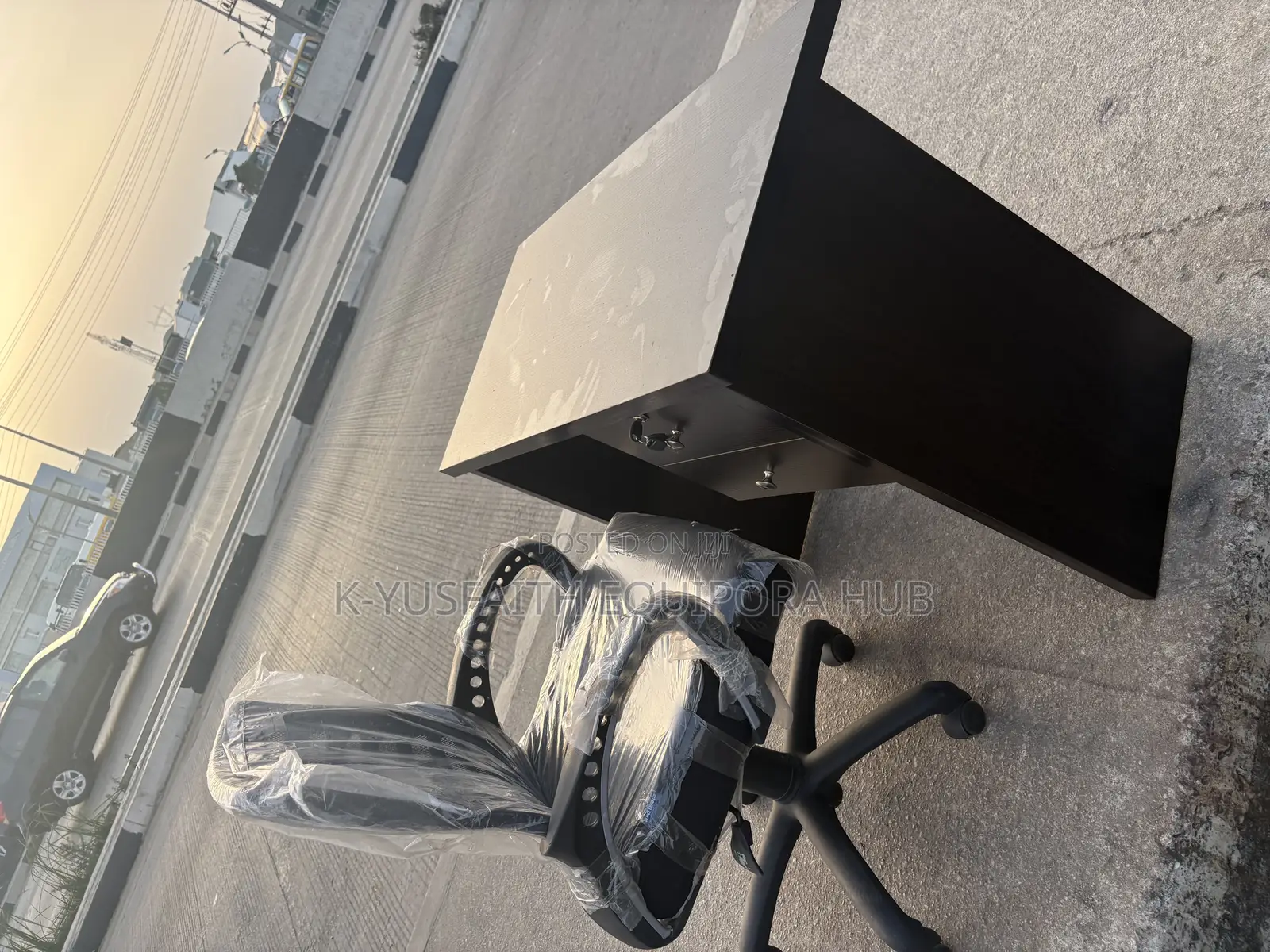 3 Feet Office Table and Chair