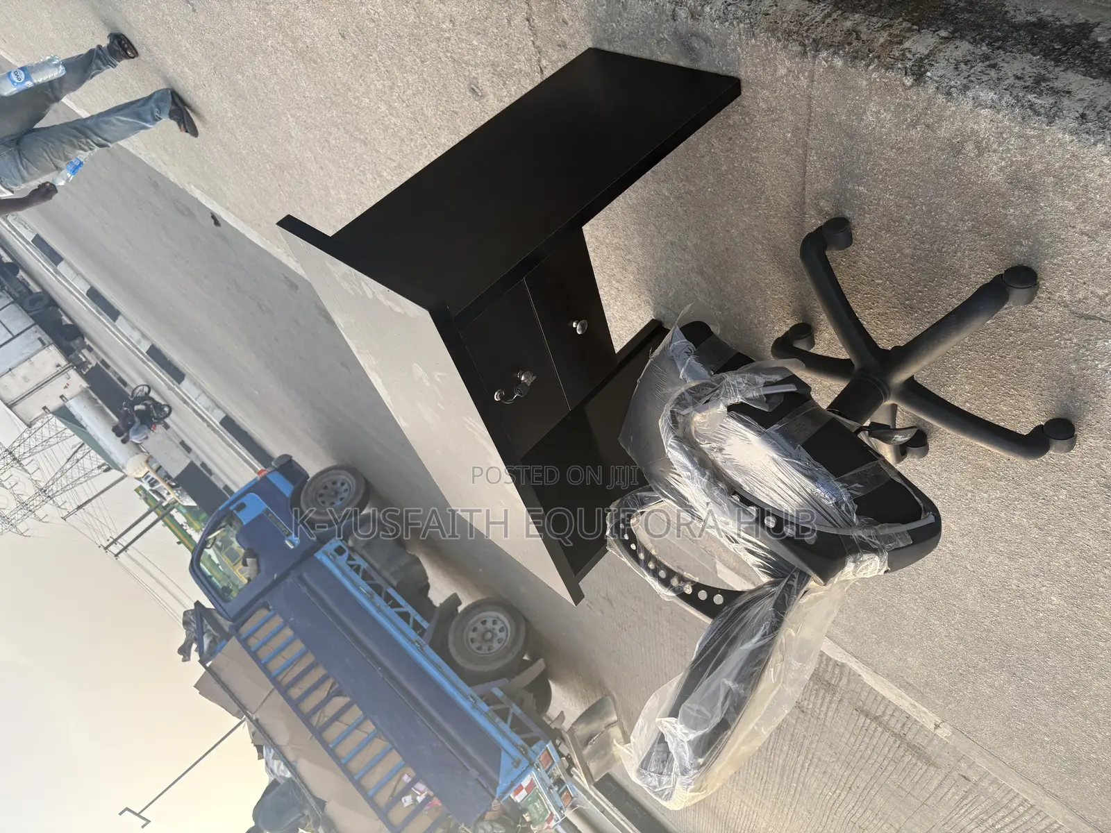 3 Feet Office Table and Chair