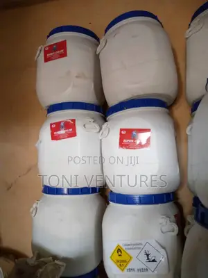 Chlorine for Cleaning Swimming Pool