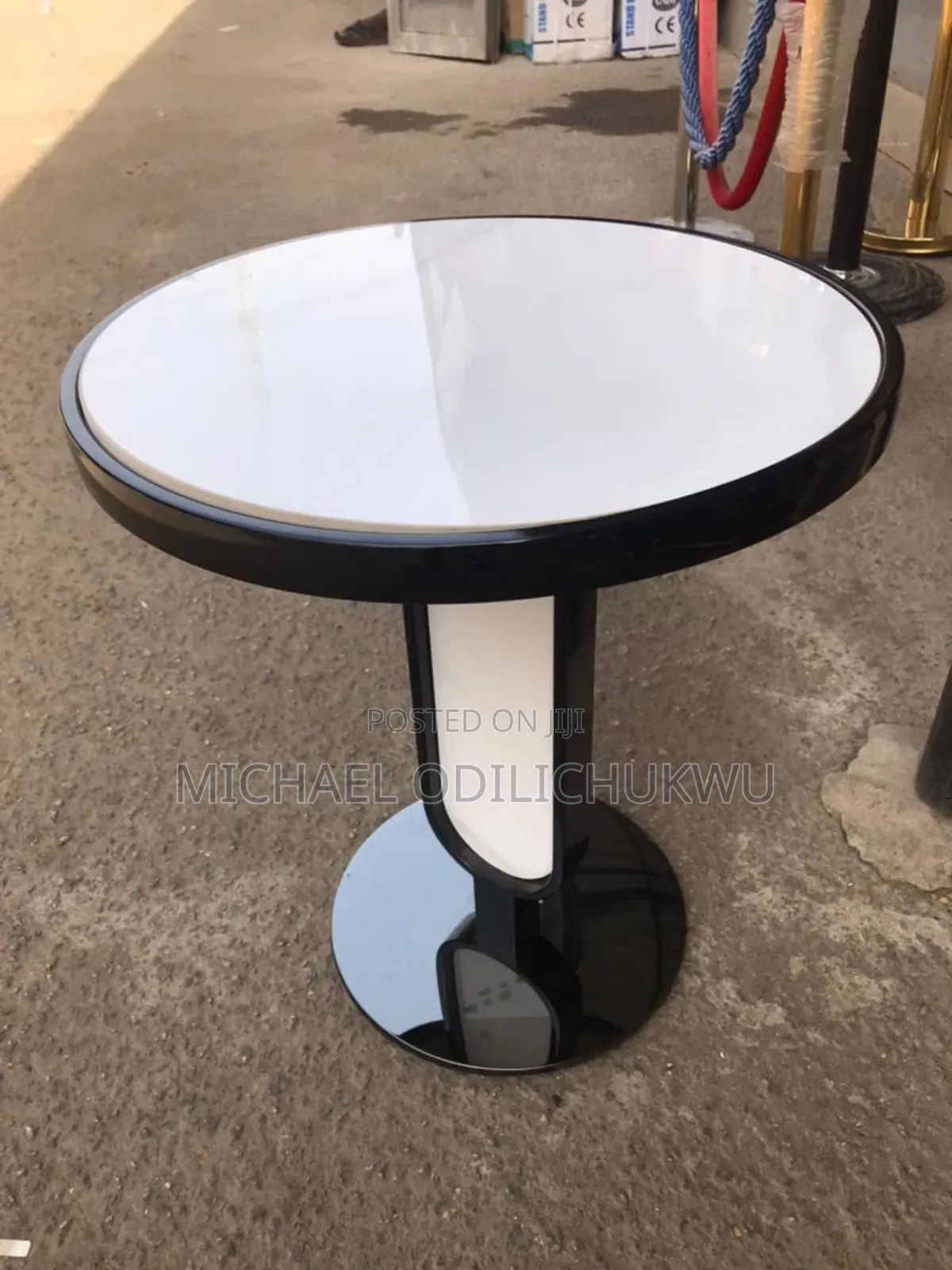 Quality Side Stool Table