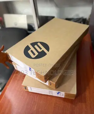 New Laptop HP 14S 8GB Intel Core i3 SSD 256GB