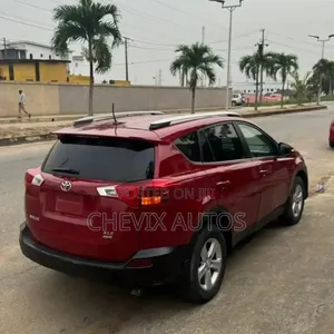 Toyota RAV4 XLE AWD (2.5L 4cyl 6A) 2013 Red