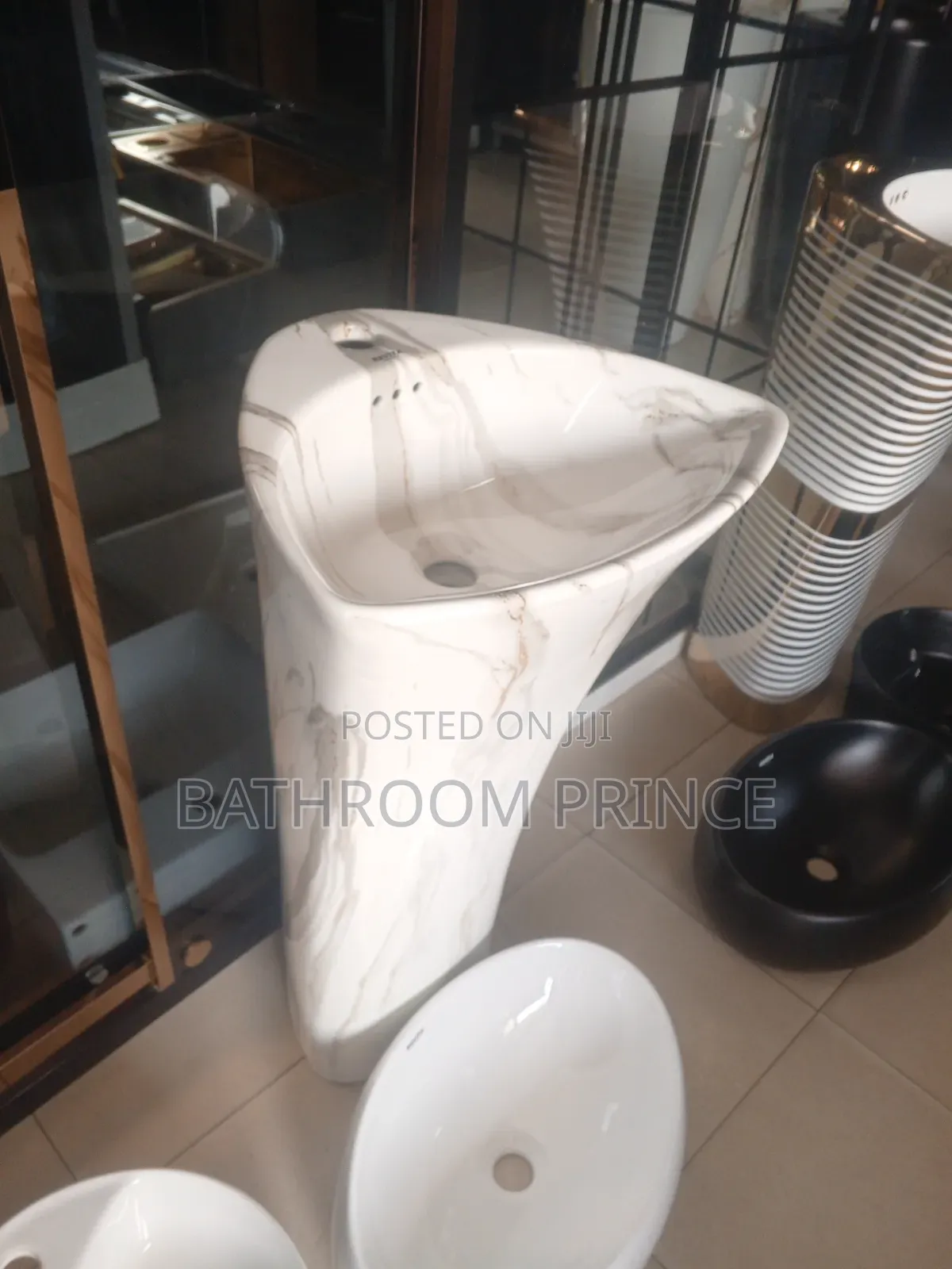 White and Strip Brown Luxury Basin