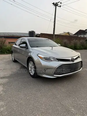 Toyota Avalon XLE FWDSedan (3.6L 6cyl 6A) 2016 Silver