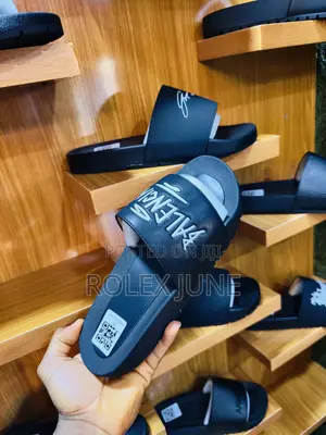 Fully Boxed Unisex Slides/Palms All Sizes Available.