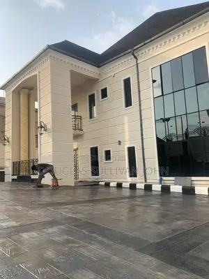 Furnished 7bdrm Mansion in Independence Layout, Enugu for sale