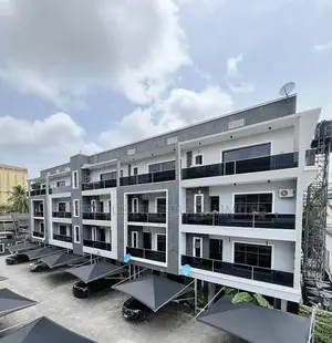 4bdrm Townhouse / Terrace in Lekki Phase 1 for rent